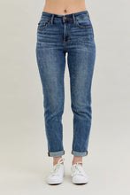 Load image into Gallery viewer, Judy Blue cuff Jeans