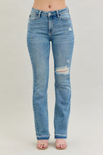Load image into Gallery viewer, Judy Blue ripped jeans