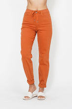 Load image into Gallery viewer, Judy Blue Auburn Jeans